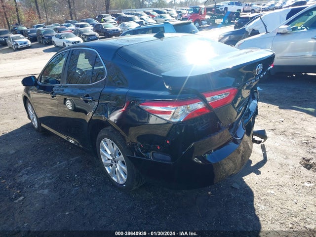 Toyota CAMRY LE 2020 4T1C11AK3LU997634 Image 3