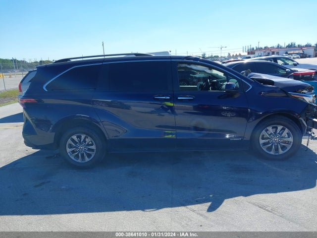 Toyota SIENNA XLE 2021 5TDYRKEC7MS063400 Image 13