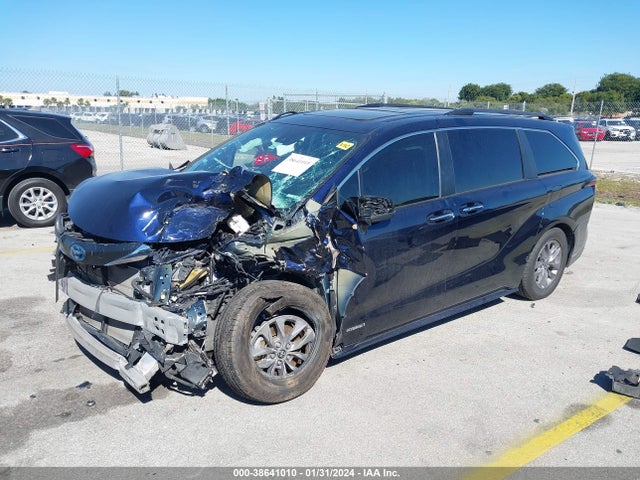 Toyota SIENNA XLE 2021 5TDYRKEC7MS063400 Image 2