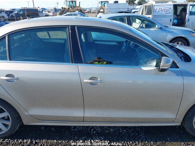 2014 VOLKSWAGEN JETTA 1.8T SE VIN: 3VWD17AJ0EM203180