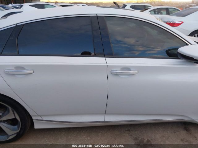 1HGCV2F97JA050763 Honda Accord Touring 2.0t