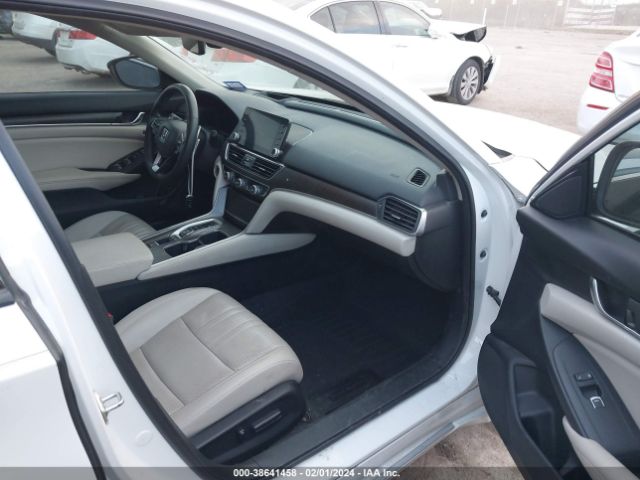 1HGCV2F97JA050763 Honda Accord Touring 2.0t