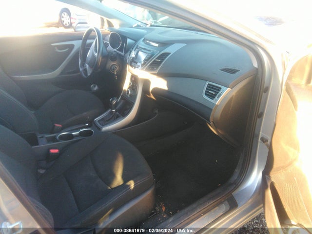 2015 HYUNDAI ELANTRA SE VIN: 5NPDH4AE1FH613932