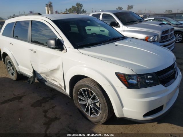 2017 3C4PDCAB6HT707042 main image