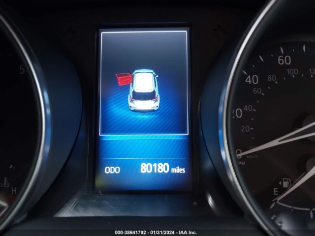 NMTKHMBX5JR014556 Toyota C-hr Xle Premium