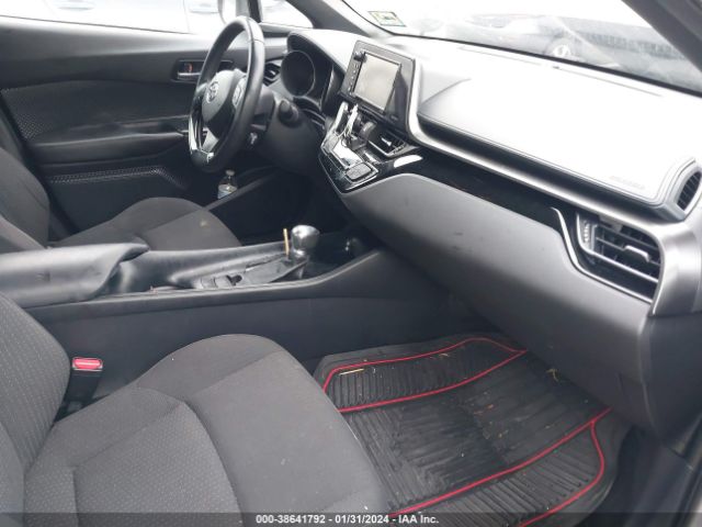 NMTKHMBX5JR014556 Toyota C-hr Xle Premium