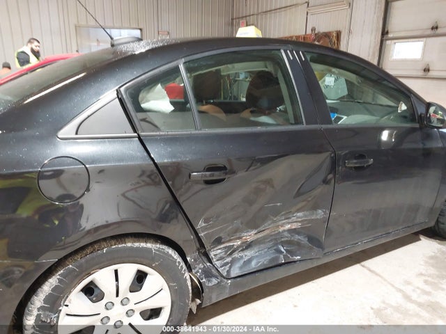 Chevrolet Cruze Ls Auto 2015 1G1PA5SG0F7108498 Image 6