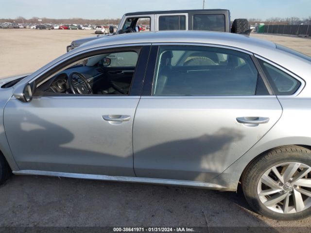 1VWBA7A34JC013581 Volkswagen Passat 2.0t Se