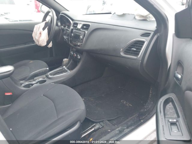 1C3CCBAB7EN142182 Chrysler 200 LX
