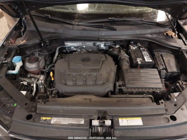 3VV8B7AX5NM092729 Volkswagen Tiguan 2.0t Se R-line Black