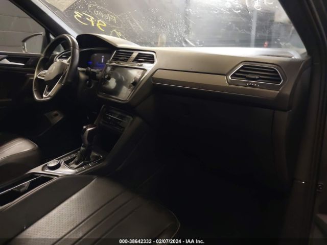 3VV8B7AX5NM092729 Volkswagen Tiguan 2.0t Se R-line Black
