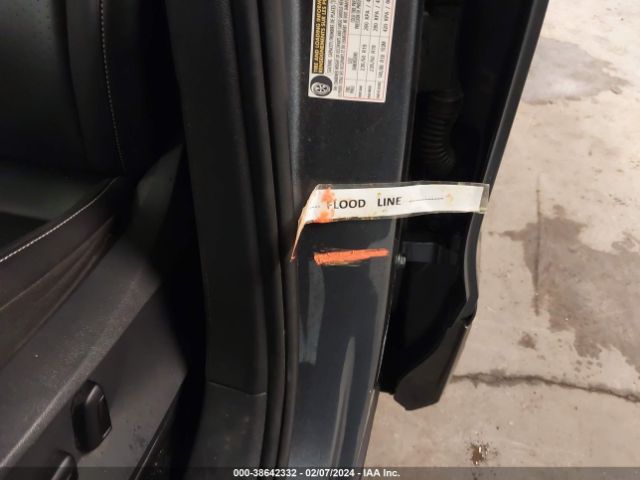 3VV8B7AX5NM092729 Volkswagen Tiguan 2.0t Se R-line Black