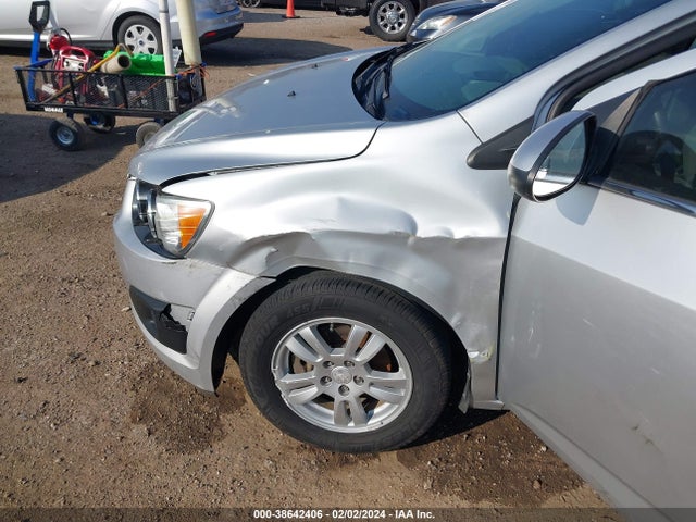 Chevrolet Sonic Lt Auto 2014 1G1JC5SH0E4224258 Image 6