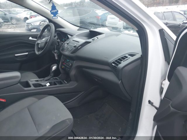 1FMCU9GD3JUC83756 Ford ESCAPE SE