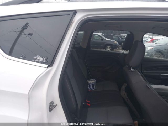 1FMCU9GD3JUC83756 Ford ESCAPE SE