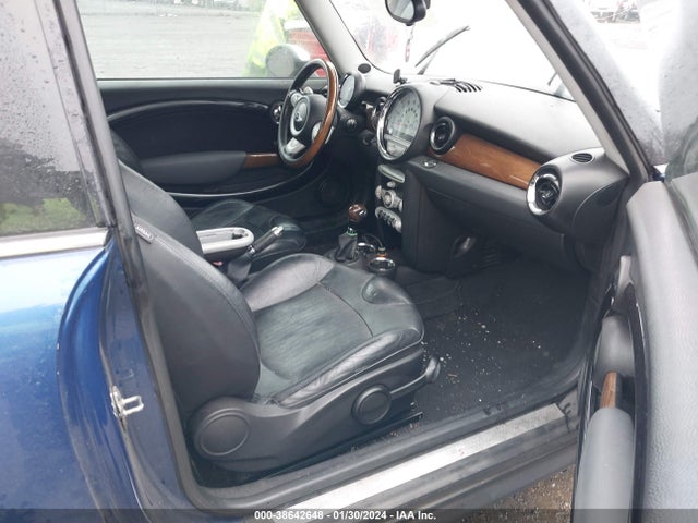 2009 MINI COOPER S WMWMF73549TW81126 Photo 4