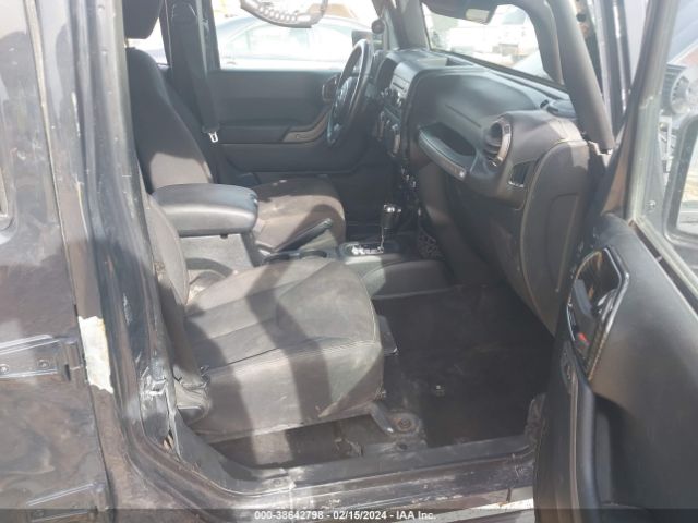 1C4BJWDG9HL743007 Jeep Wrangler Unlimited Sport 4x4