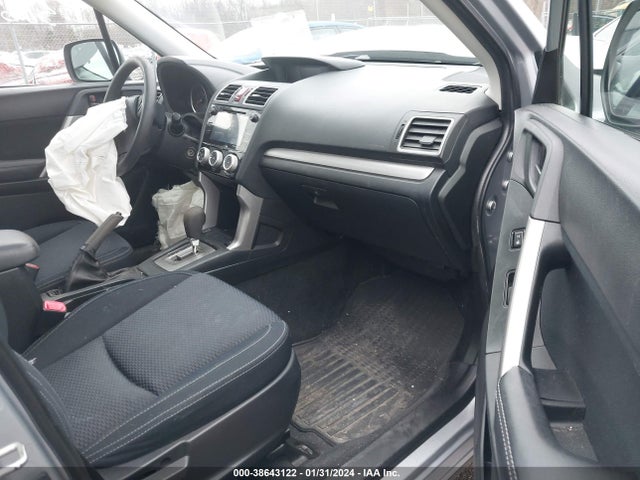 Subaru Forester 2.5i Premium 2016 JF2SJADC0GH416837 Image 5