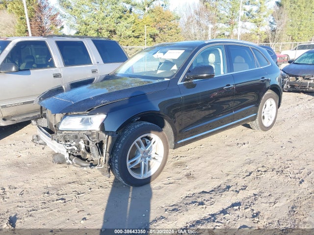 Audi Q5 2.0t Premium 2016 WA1L2AFP5GA006019 Image 2