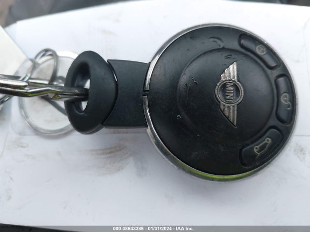 2012 MINI COOPER WMWSU3C50CT256645 Photo 10