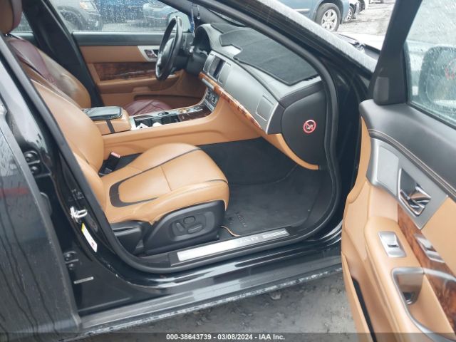 2012 JAGUAR XF SAJWA0HB4CLS40833 Photo 4