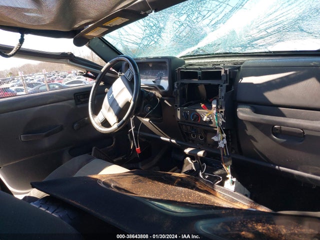 2005 JEEP WRANGLER X VIN: 1J4FA39S35P369182