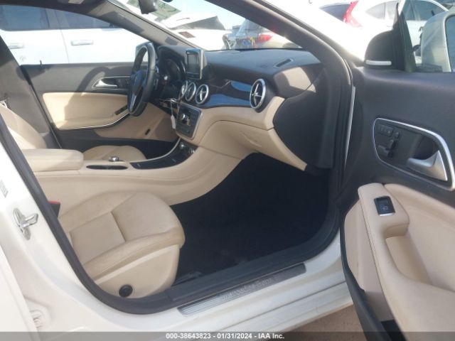 2014 MERCEDES-BENZ CLA WDDSJ4EB4EN051038 Photo 4