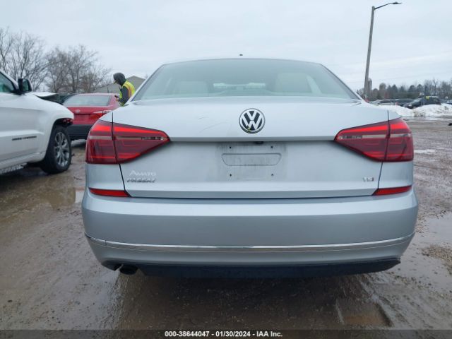 1VWAA7A31JC018166 Volkswagen Passat 2.0t R-line/2.0t S