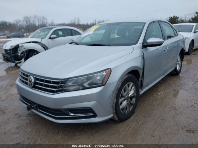 1VWAA7A31JC018166 Volkswagen Passat 2.0t R-line/2.0t S