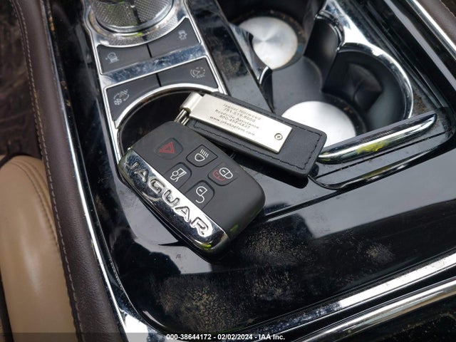 2019 JAGUAR XJ SAJWJ1CD3K8W19158 Photo 10