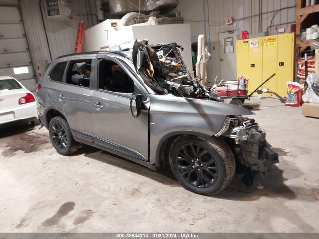 2019 JA4AD3A35KZ030557 main image