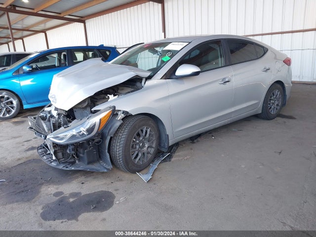 Hyundai ELANTRA SE 2018 5NPD74LF2JH399924 Image 2