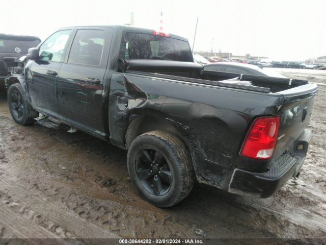 1C6RR7KG2HS829059 RAM 1500 Express  4x4 5'7 Box