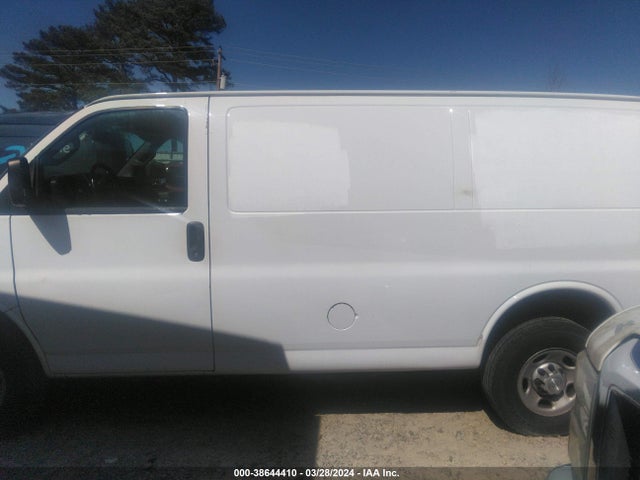 Chevrolet Express 2500 Work Van 2018 1GCWGAFP3J1340531 Image 14