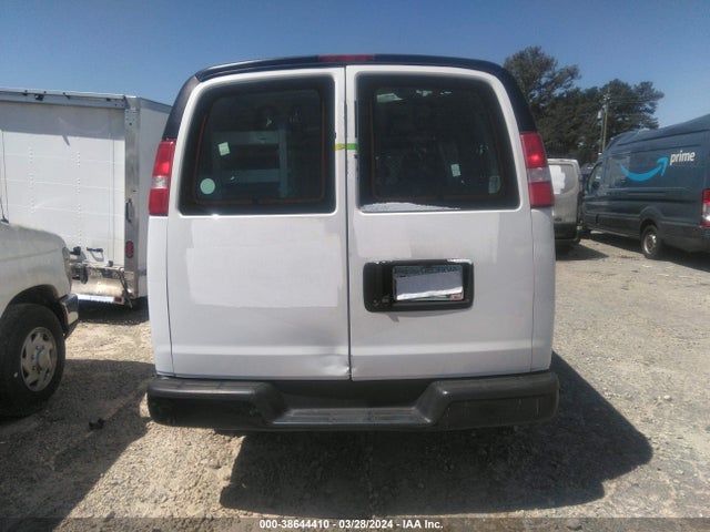 Chevrolet Express 2500 Work Van 2018 1GCWGAFP3J1340531 Image 16