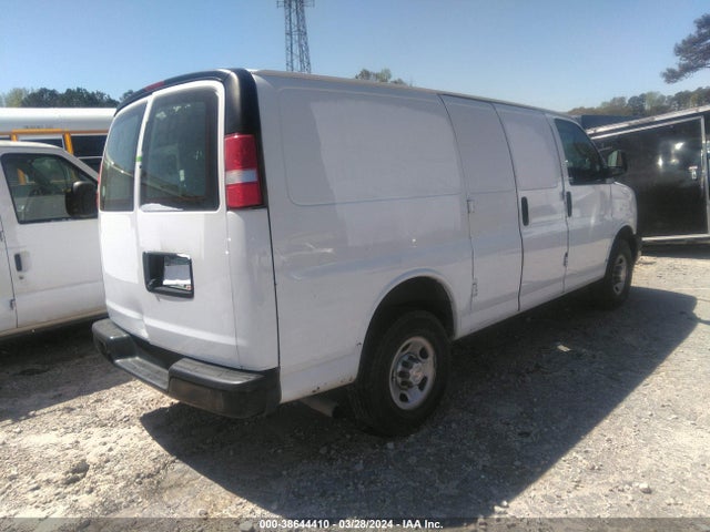 Chevrolet Express 2500 Work Van 2018 1GCWGAFP3J1340531 Image 4