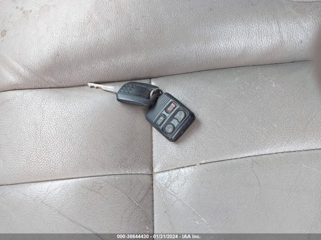 2008 MERCURY GRAND MARQUIS LS VIN: 2MEFM75V48X605677