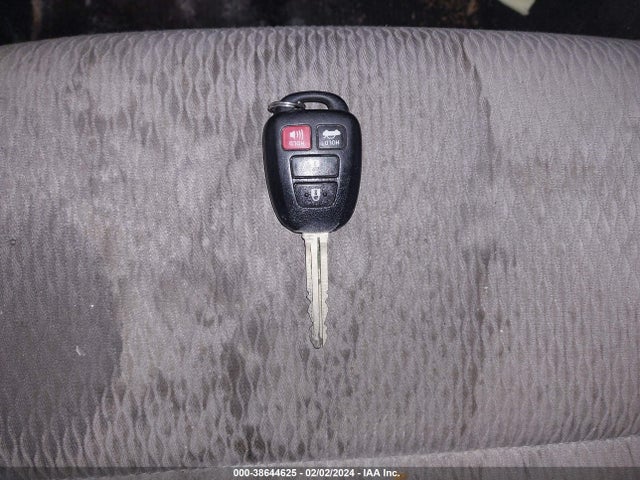 Toyota COROLLA LE 2018 5YFBURHE5JP810975 Image 11