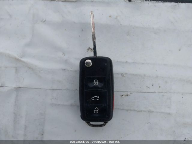 1VWAT7A35EC066091 Volkswagen Passat 1.8t S