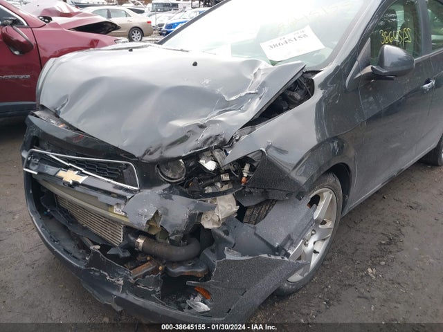 Chevrolet Sonic Ltz Auto 2015 1G1JE5SB8F4211894 Image 6