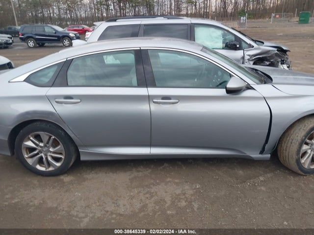 Honda ACCORD LX 2018 1HGCV1F1XJA256972 Image 13