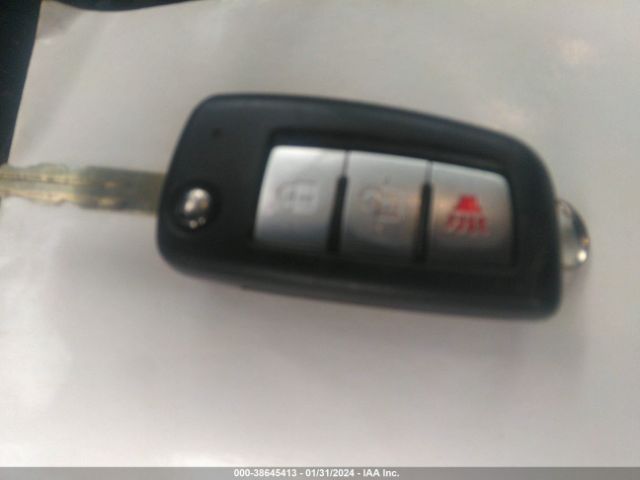 JN1BJ1CR0KW316216 Nissan Rogue Sport S
