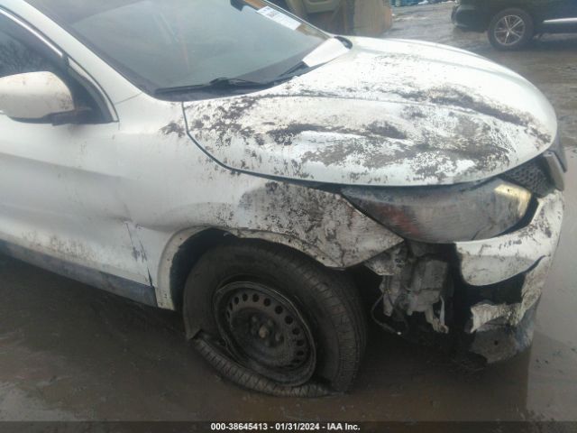JN1BJ1CR0KW316216 Nissan Rogue Sport S