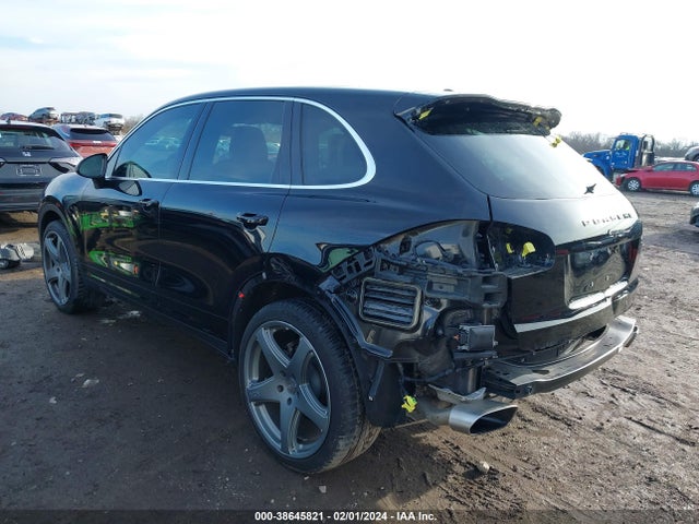 2016 PORSCHE CAYENNE WP1AA2A25GLA06302 Photo 2