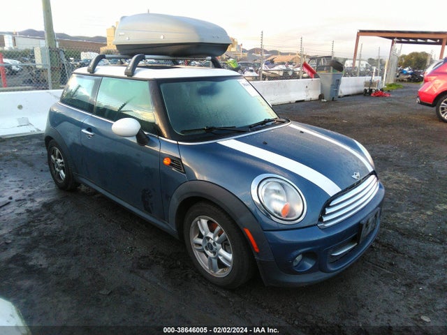 2011 MINI COOPER WMWSU3C56BT092378 Photo 0