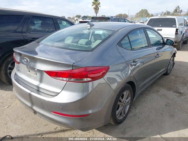 2018 HYUNDAI ELANTRA SEL VIN: 5NPD84LF1JH310776