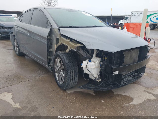 2018 5NPD84LF0JH382424 main image