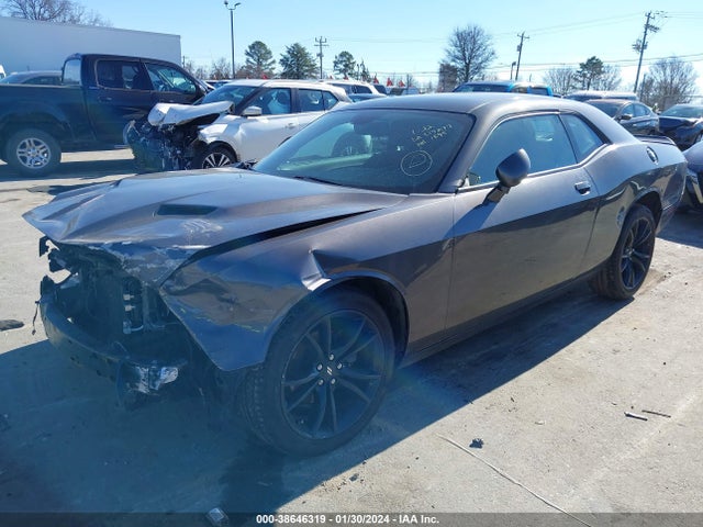 Dodge Challenger Sxt 2018 2C3CDZAG4JH131595 Image 2