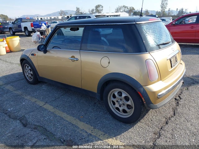 2004 MINI COOPER WMWRC334X4TC49960 Photo 2