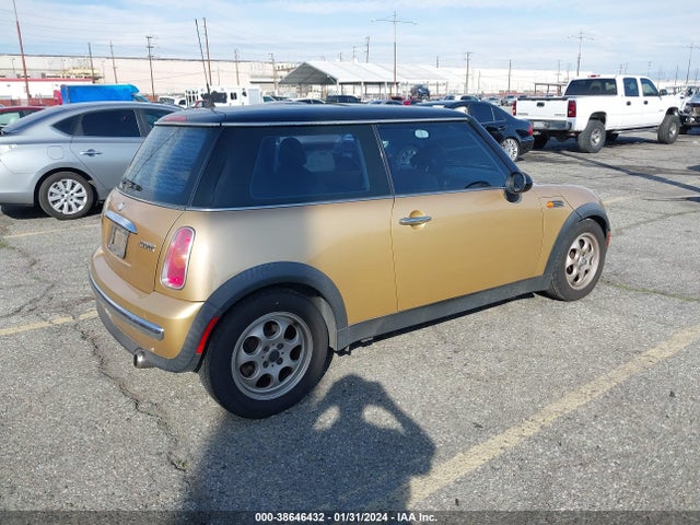 2004 MINI COOPER WMWRC334X4TC49960 Photo 3